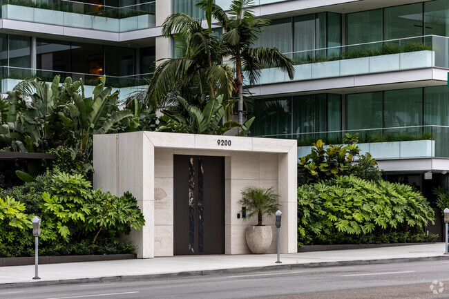 Building Entrance - Mandarin Oriental Beverly Hills