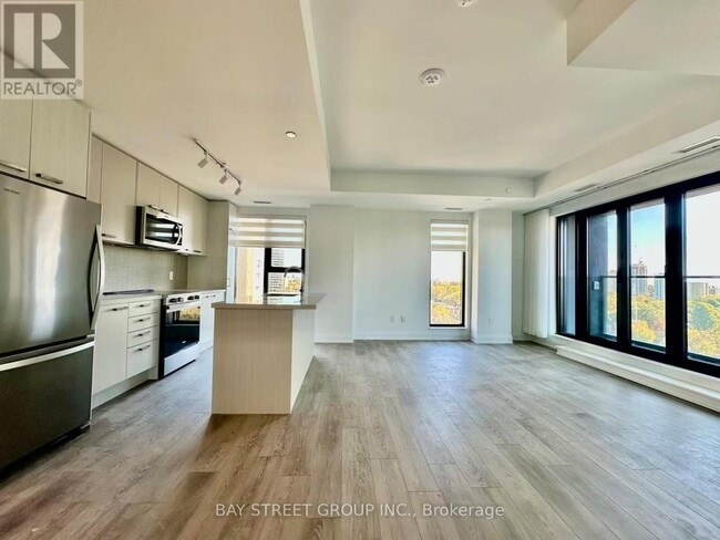 Building Photo - 20 Soudan Ave