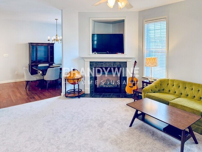 Foto del edificio - 967 Cairn Creek Dr