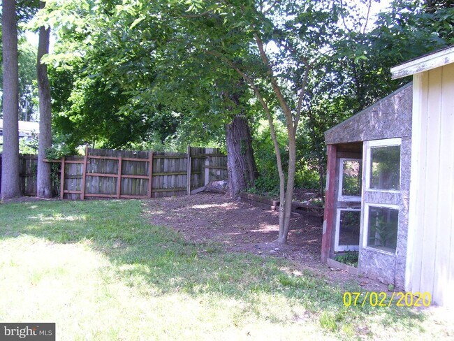 Building Photo - 468 Middletown Rd