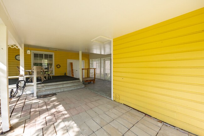 Building Photo - 3930 Pyle Dr