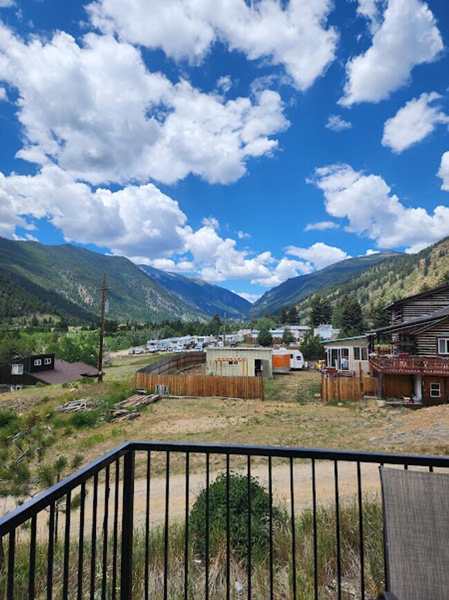 Building Photo - Long Realty & Property Management - Very B...