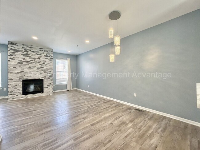 Foto del edificio - Rare and Modern Downtown Southfield Condo with 3 Beds, 2.5 Baths + 2-Car Garage