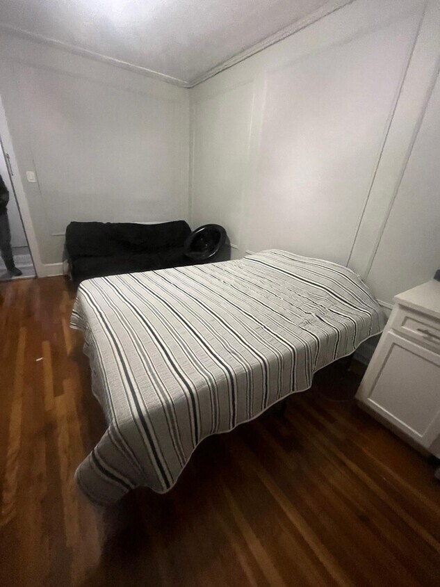 Foto principal - 1144 E Grand St