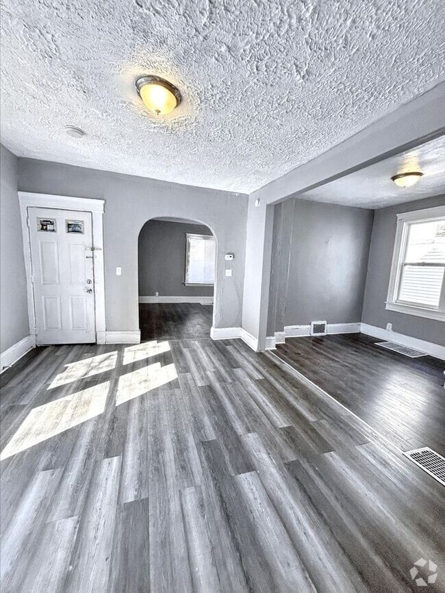 Building Photo - 2355 E 86th St