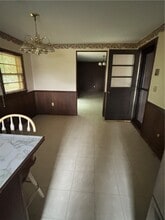 Building Photo - 115 Sharon Dr