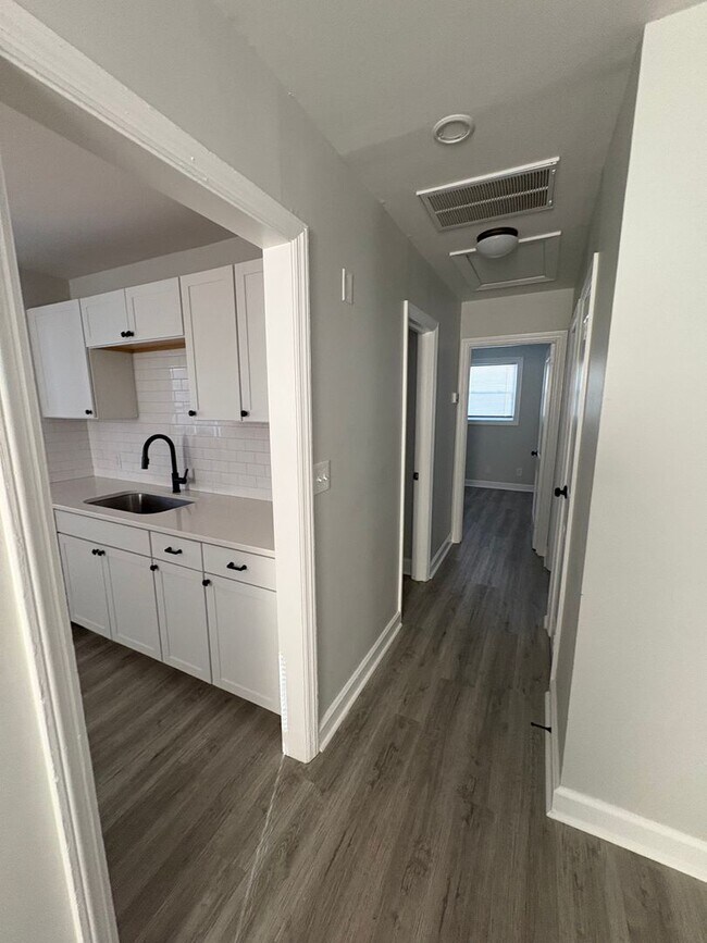 Foto del edificio - 2 bedroom/1 bathroom home in Greensboro