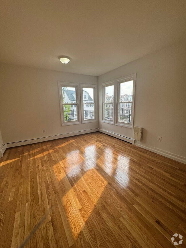 Building Photo - 233 Renner Ave