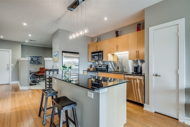 Photo - 4333 Gilbert Ave Apartment