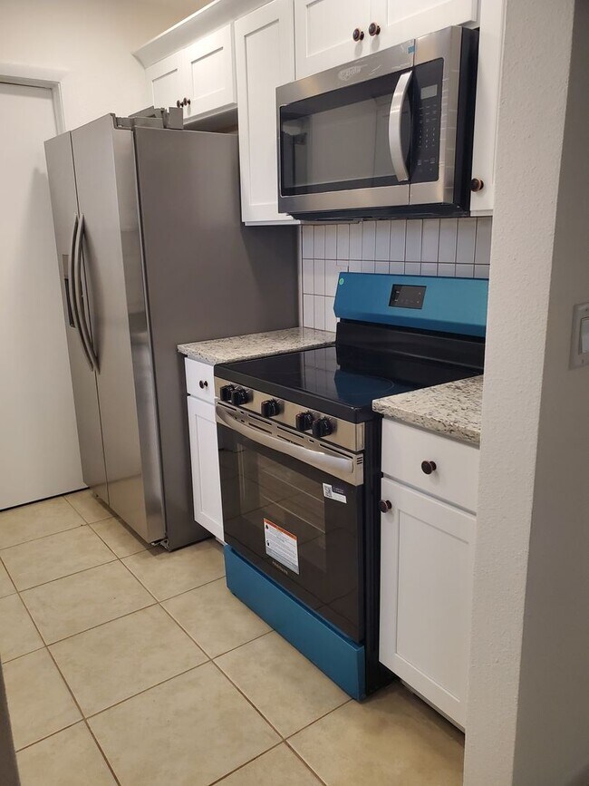 Foto del edificio - 4217 Drummond Ave