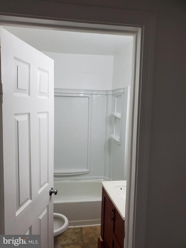Foto del edificio - 2906 Parkland Dr