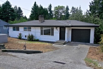 Building Photo - 11823-11812 12th Ave S