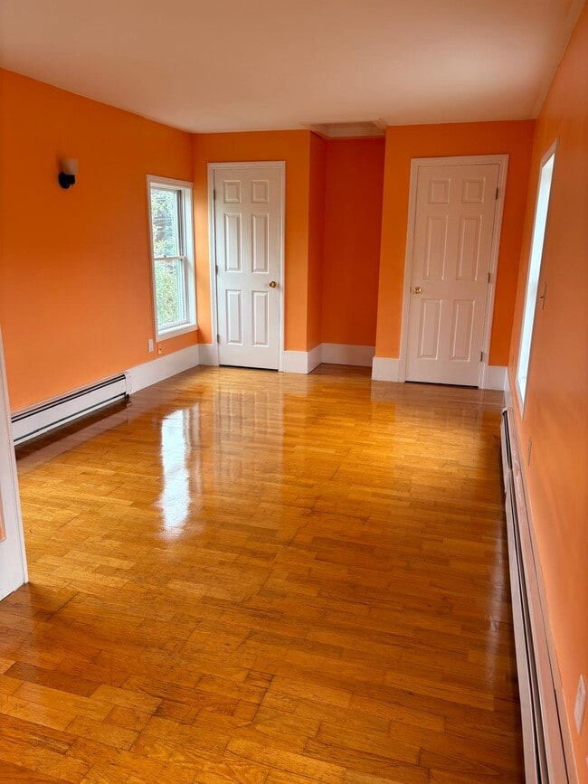 Building Photo - 39 Pitkin St