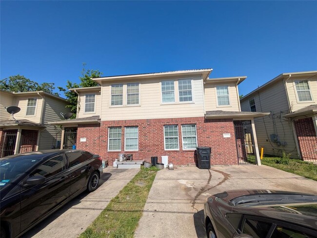 Building Photo - 6812 Winton St