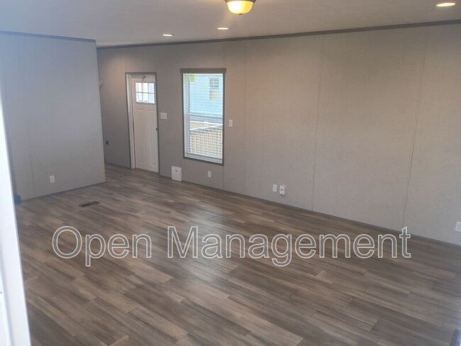 Building Photo - 7534 US-60