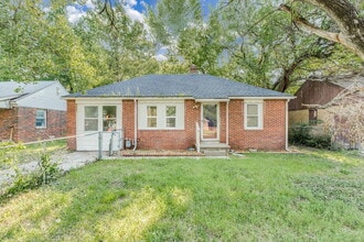 Building Photo - 1018 N Volutsia Ave