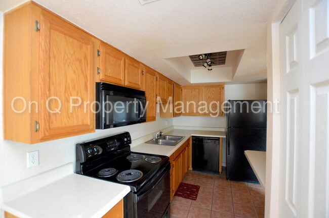 Building Photo - 1310 S Pima