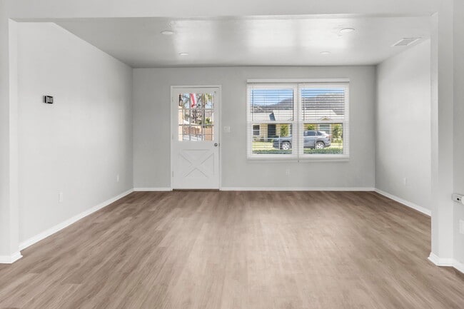 Building Photo - 927 Spinel Ave