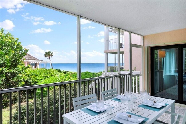 Foto del edificio - Oceanfront Walk-Out Condo