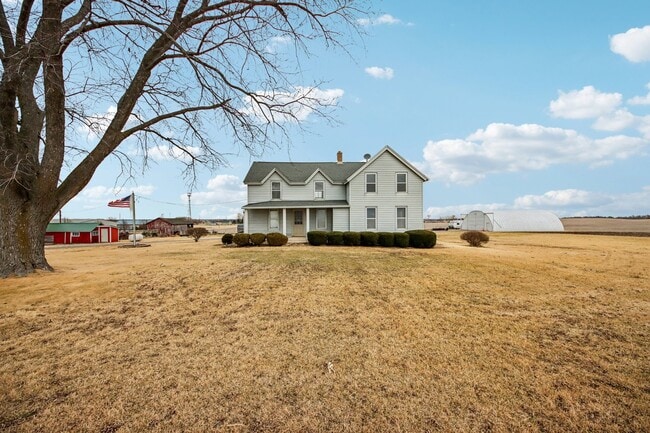 Building Photo - 11N455 Tower Rd