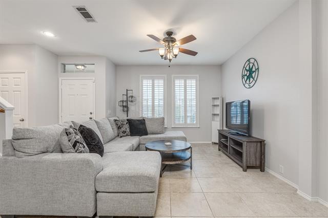 Building Photo - 2244 Stoneleigh Pl