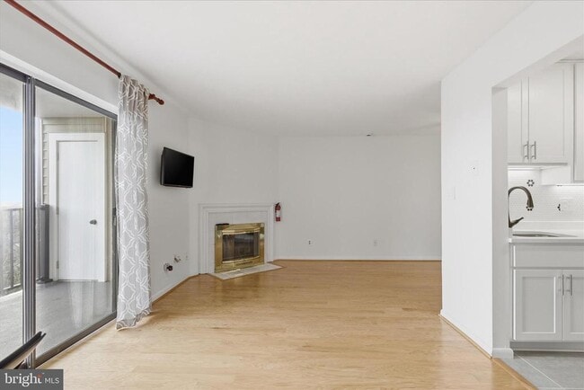 Foto del edificio - 3217 Wisconsin Ave NW