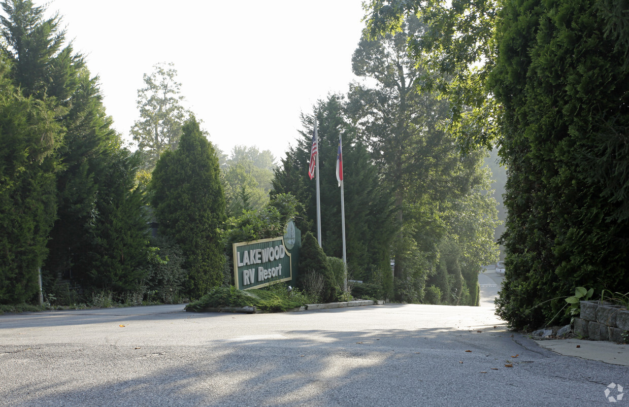 Primary Photo - Lakewood RV Resort and Mobile Park