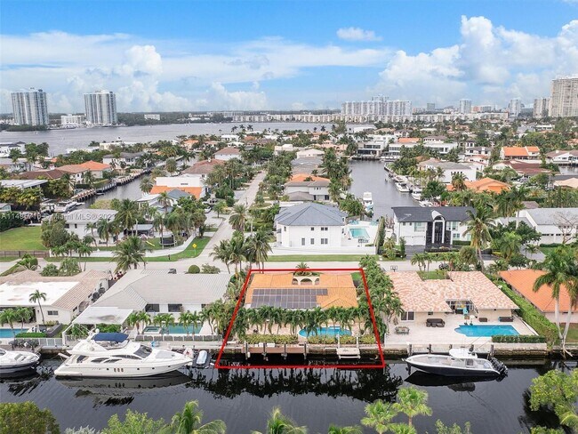Foto del edificio - 3220 NE 164th St
