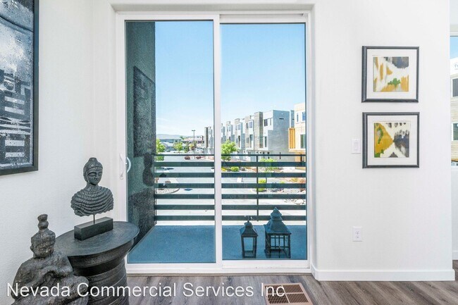 Foto del edificio - 4871 Summit Ridge Dr