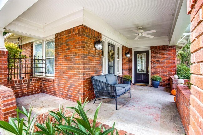 Foto del edificio - 4609 Pershing Ave