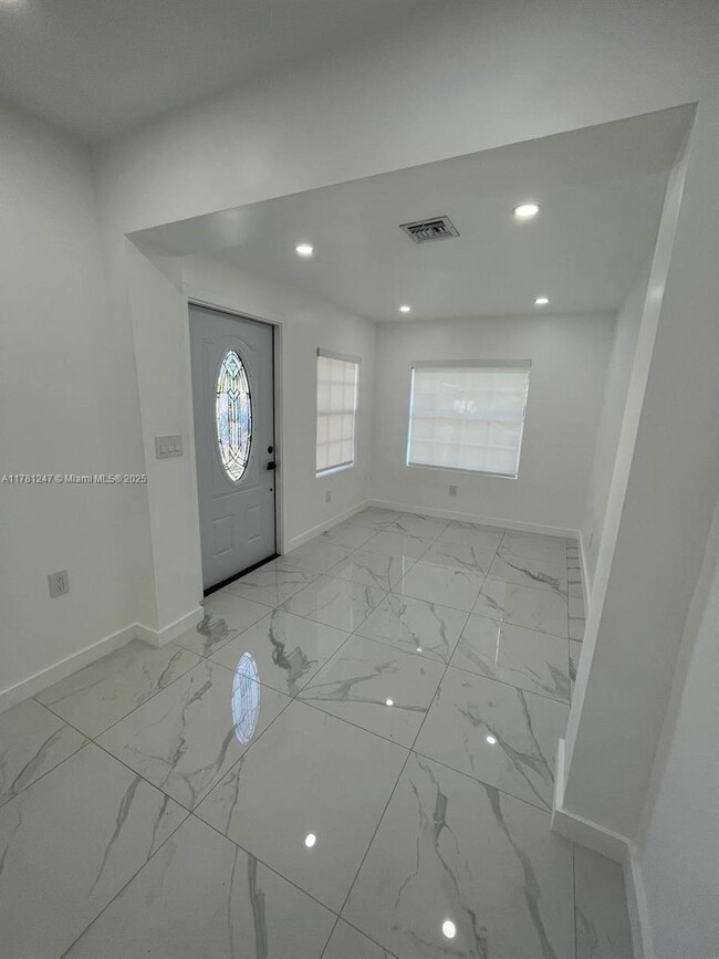 Building Photo - 3161 NW 31st St