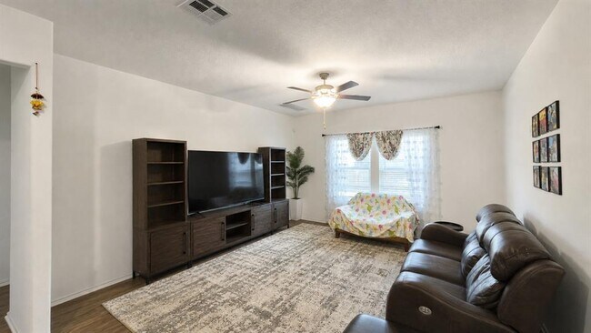 Foto del edificio - 1732 Cobblecrest Ln