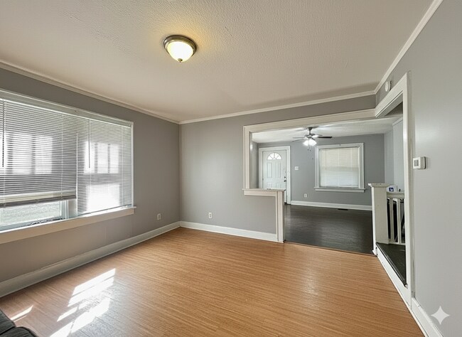 Foto del edificio - 2405 E 16th St