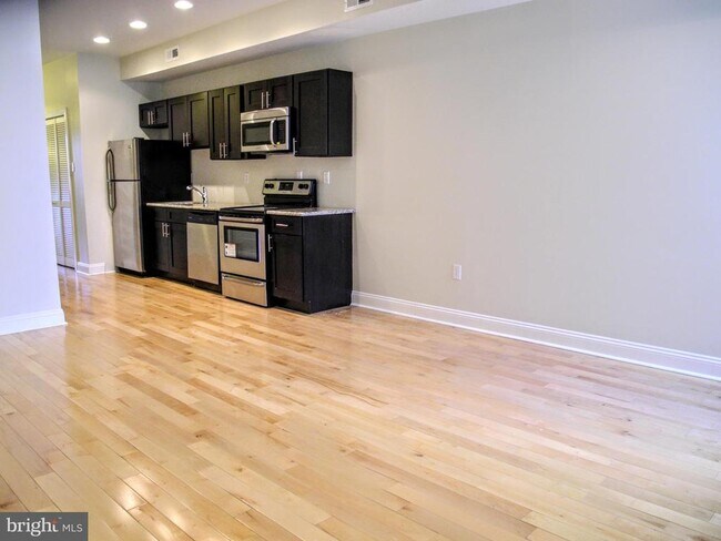 Foto del edificio - 319 N Preston St