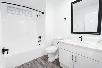 Interior Photo - 2820 Sawtelle Blvd