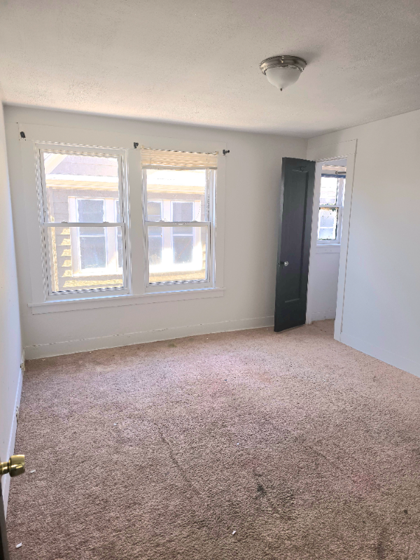 Building Photo - 8103 Whitethorn Ave