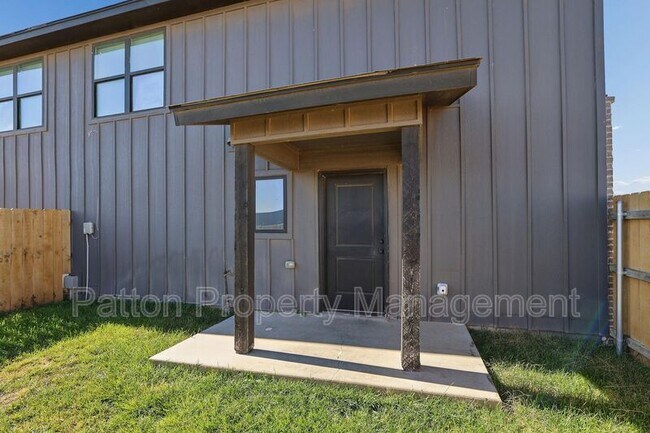 Foto del edificio - 14411 Periwinkle Dr