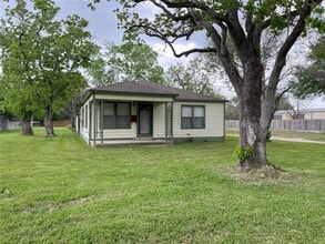 Building Photo - 1629 Bernie Ave