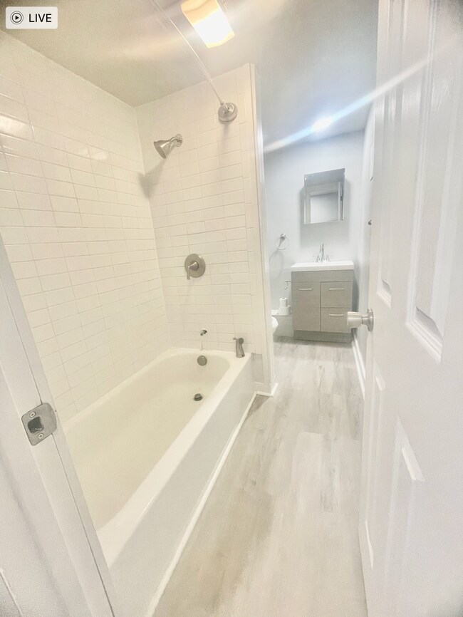 Foto del edificio - 2701-2703-2703 Oakley Wy