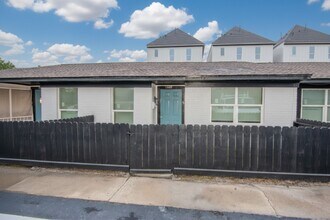 Building Photo - 1647 Northwood St