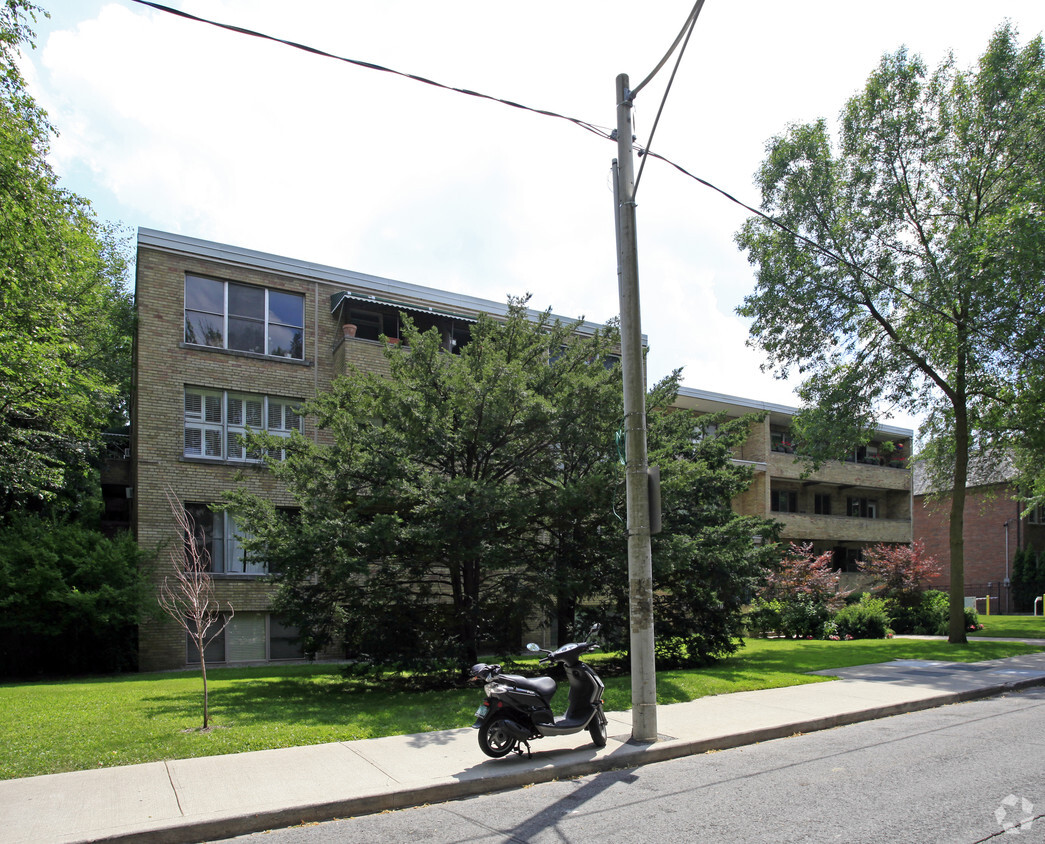 Building Photo - 83 Elm Ave