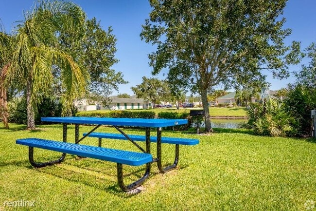 Foto del edificio - 665 Short Hills Ln