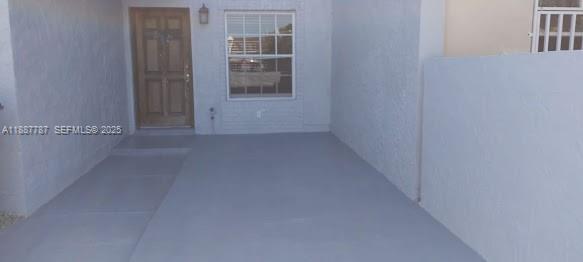 Foto del edificio - 19319 NW 54th Ct