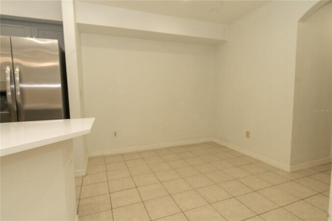 Building Photo - 831 Camargo Way