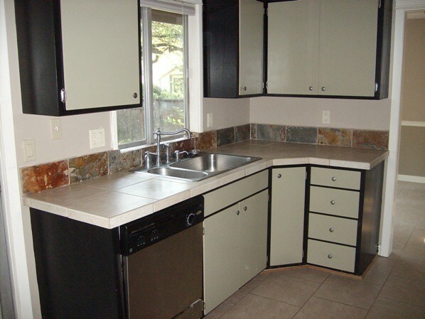 Building Photo - 2264 Lillian St