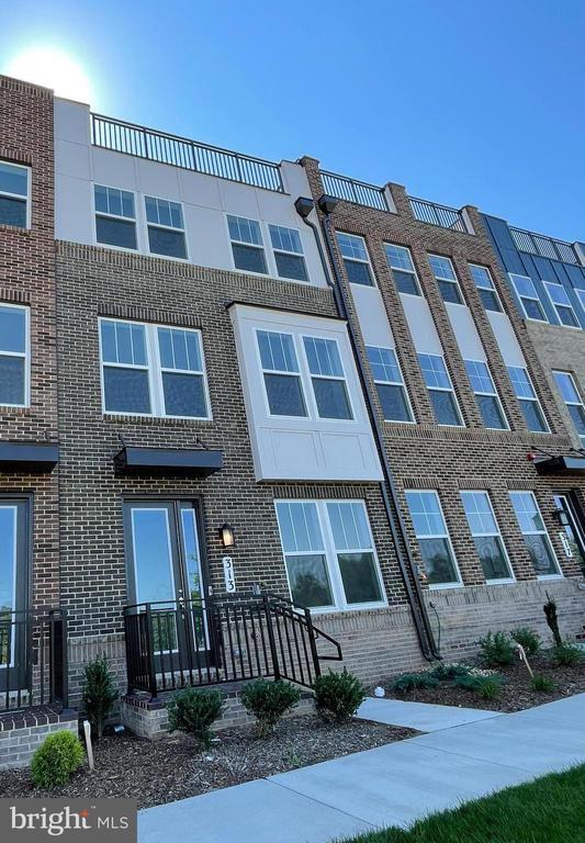 Foto principal - 313 Salinger Pl