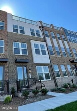 Building Photo - 313 Salinger Pl