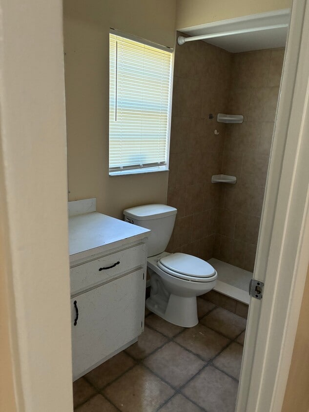 Photo - 708 65th Ave E (Bradenton, FL)