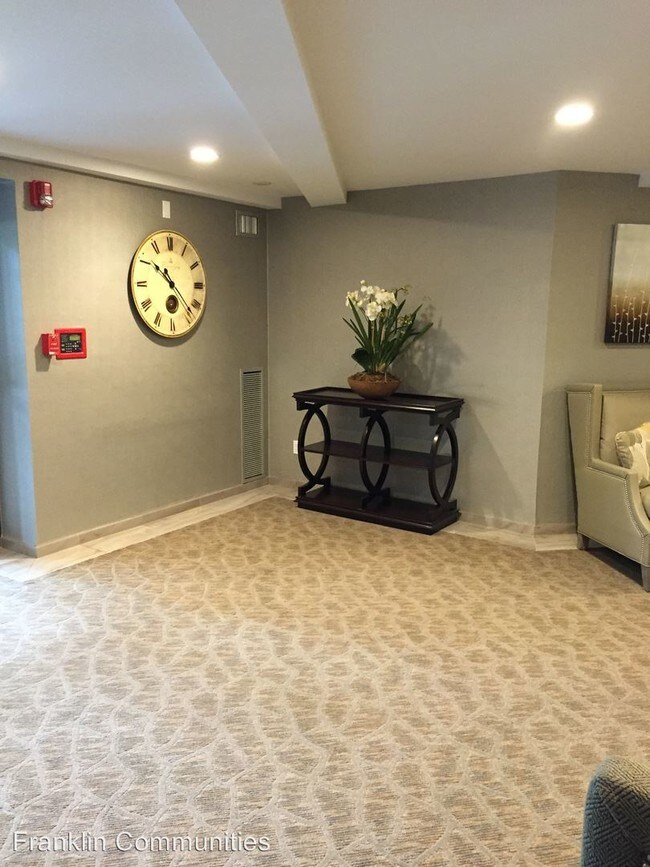 Building Photo - 835 Mix Ave