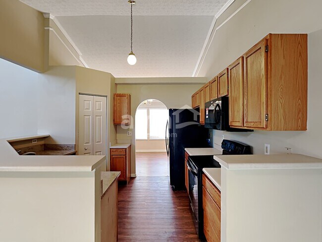 Building Photo - 4870 Bixby Ridge Dr E